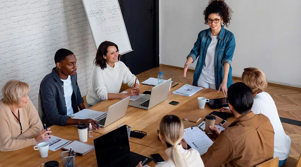 AI Voice Recorder vs. AI Meeting Software: Why Hardware is Reclaiming the Professional Note-Taking Market
